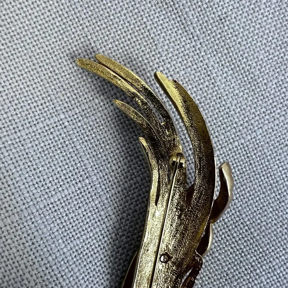 Gold Brooc Lapel Pin Costume Jewelry Modern Long Career Accessory Unisex